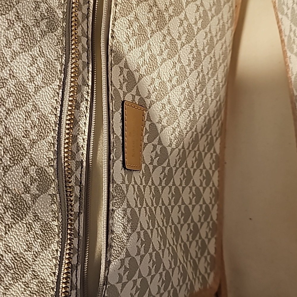 Kate Spade purse - Picture 6 of 16